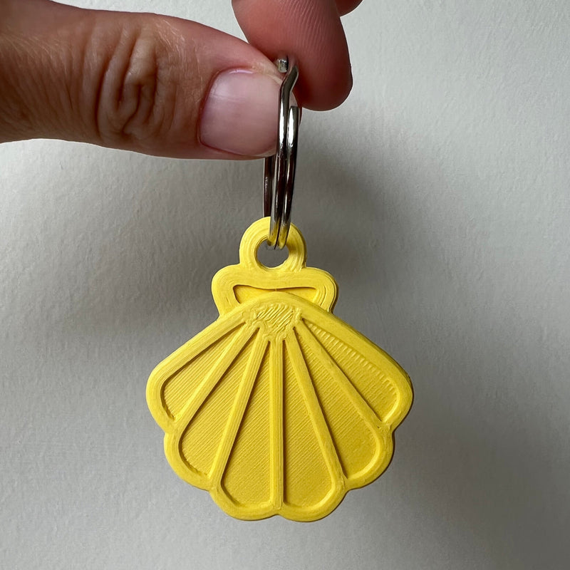 Sea Shell keychain - yellow